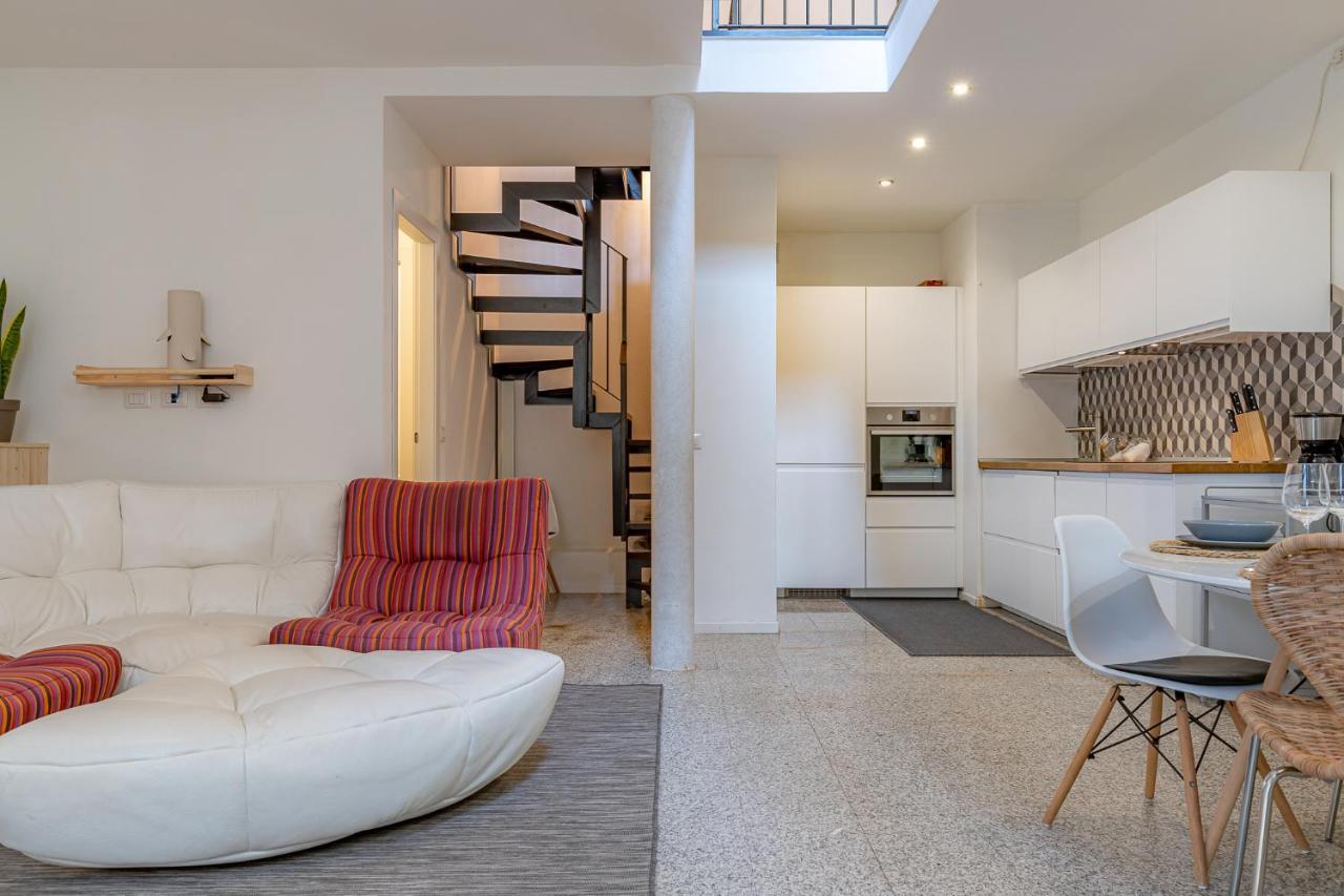 Moderno Loft A Due Passi Dal Lago Apartment Torno Exterior photo