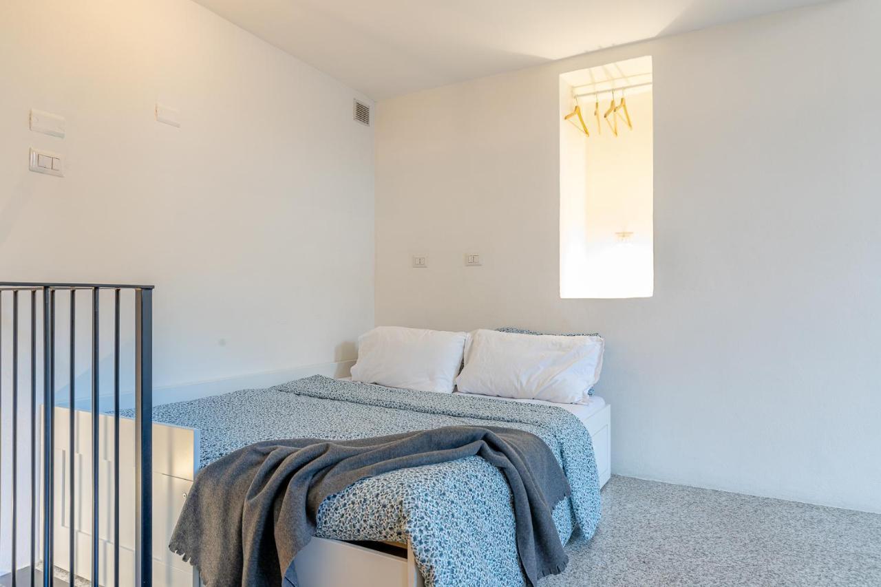 Moderno Loft A Due Passi Dal Lago Apartment Torno Exterior photo